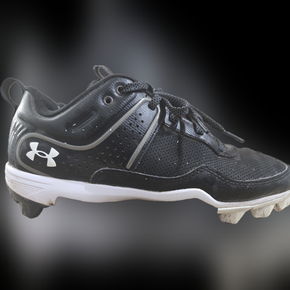 Cleats - Picture 2 of 5